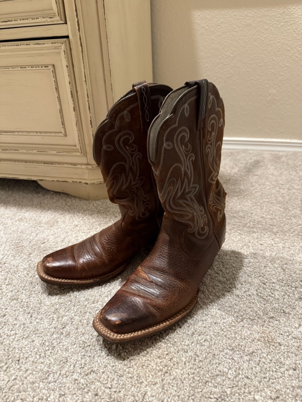 Ariat Men's Brown Leather Western Cowboy Boots with Embroidered Shaft